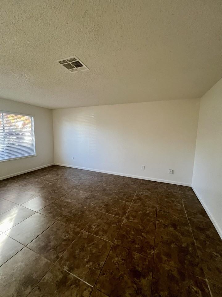 3024 W Pontiac Way #104 - Photo 3 of 13