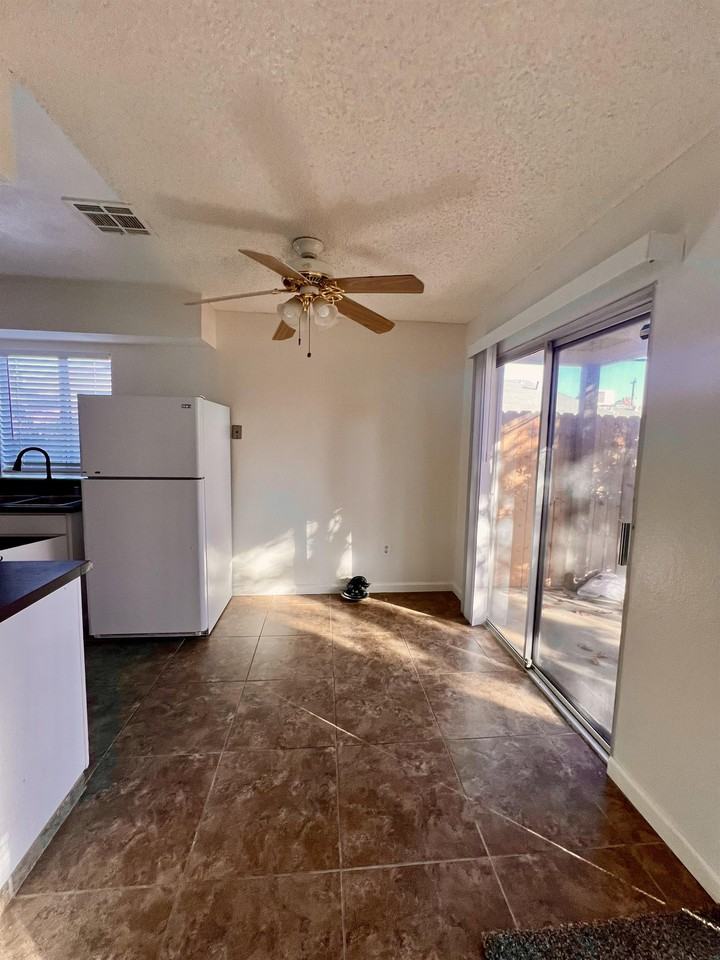 3024 W Pontiac Way #104 - Photo 4 of 13