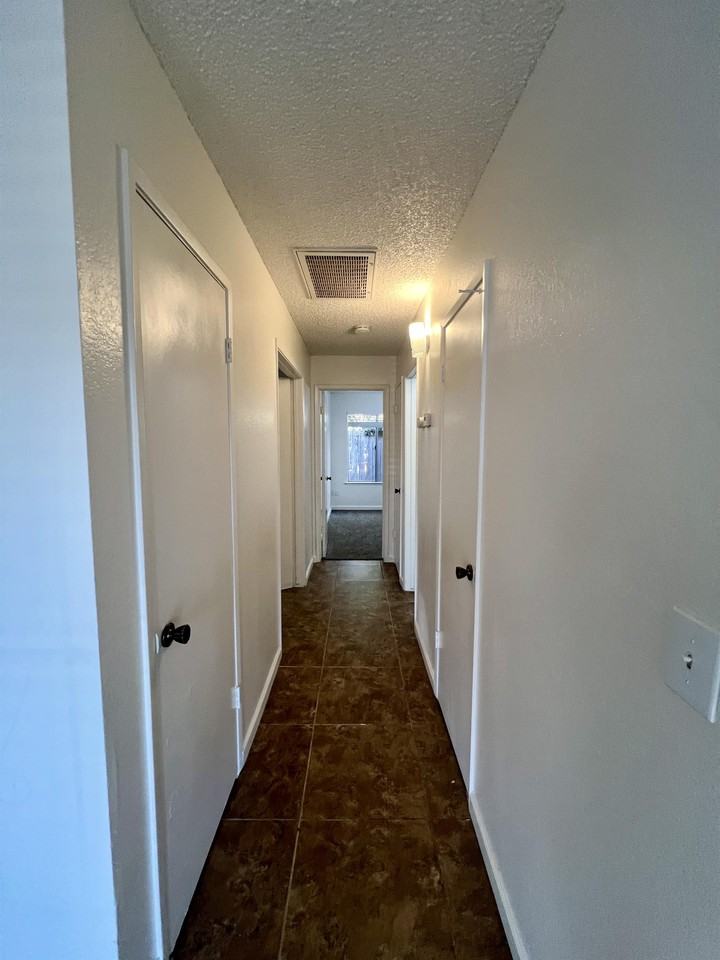 3024 W Pontiac Way #104 - Photo 6 of 13