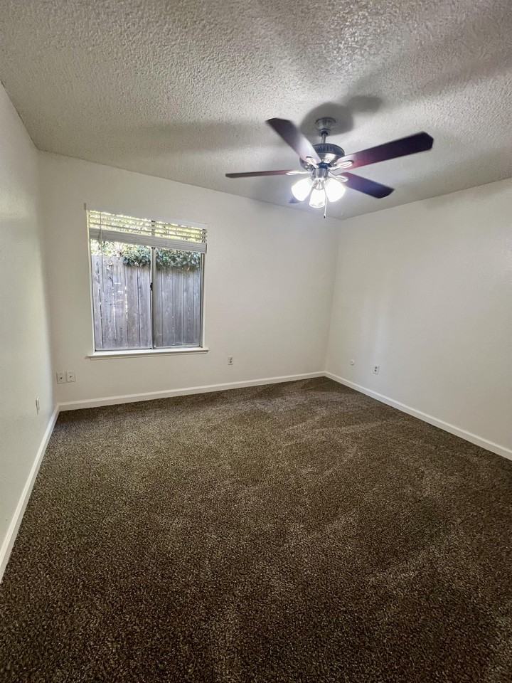 3024 W Pontiac Way #104 - Photo 7 of 13