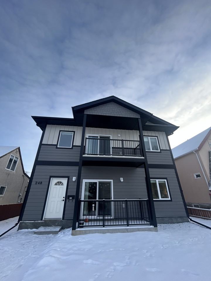 248 Bertrand St, Winnipeg, MB R2H 0N7, CAN 4 unit Rentals Zumper