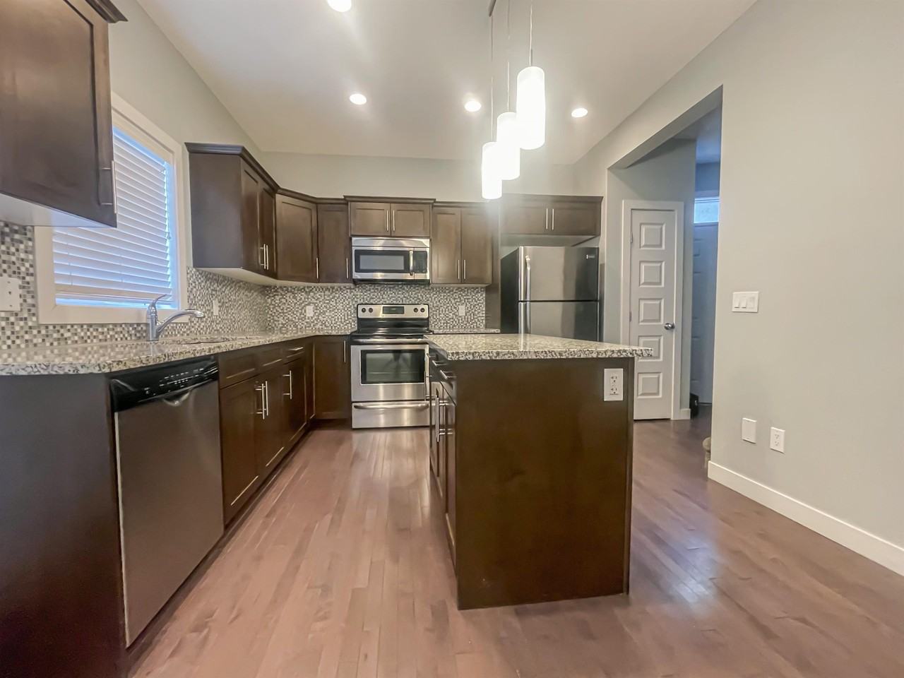 109 29 Avenue Northwestunit 2 #2 - Photo 3 of 25