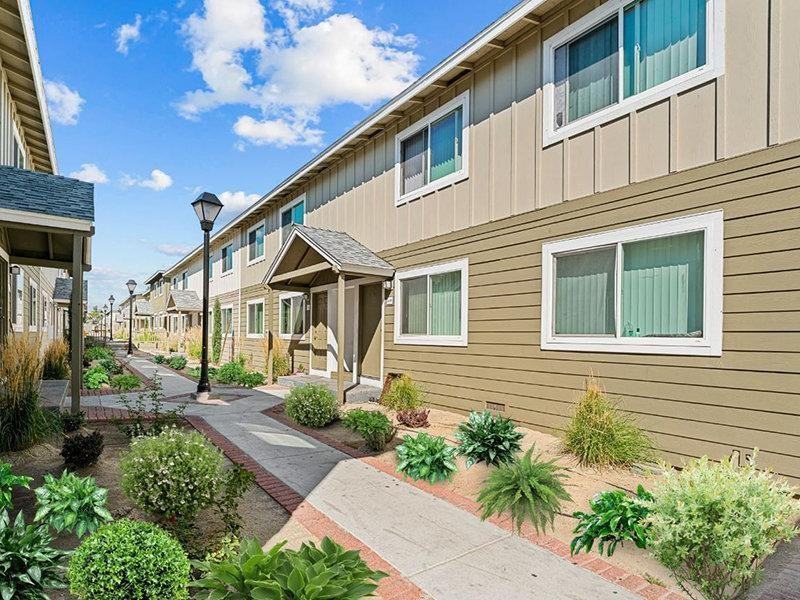 950 Nutmeg Pl - Photo 5 of 27