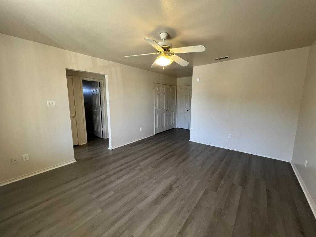 3407 Toledo Dr Apt C - Photo 2 of 11