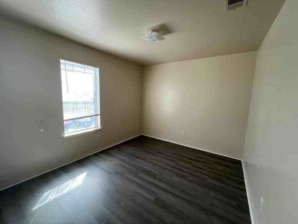 3407 Toledo Dr Apt C - Photo 6 of 11