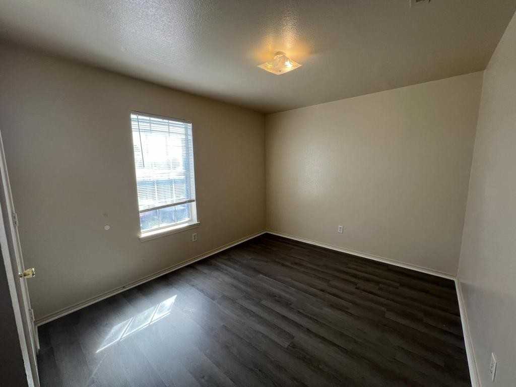 3407 Toledo Dr Apt C - Photo 7 of 11