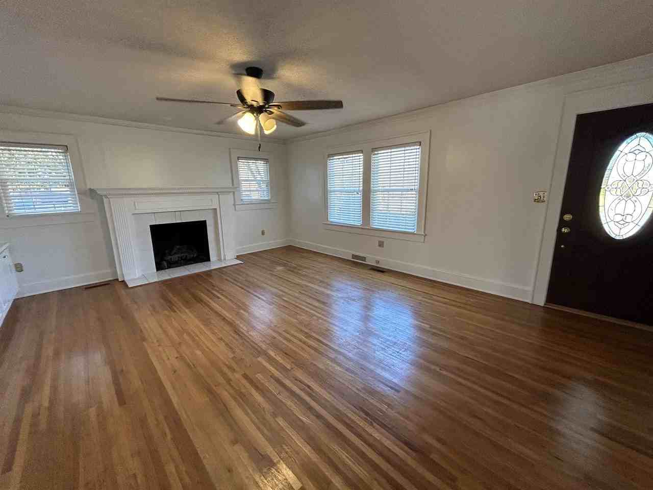 630 College St - Photo 3 of 21