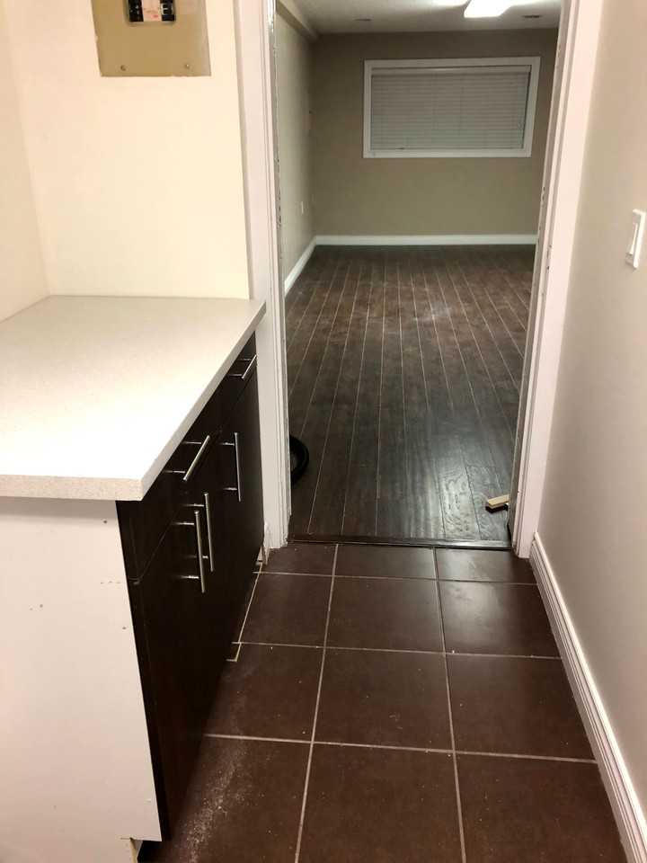 2121 Laurier Avenue - Photo 2 of 9