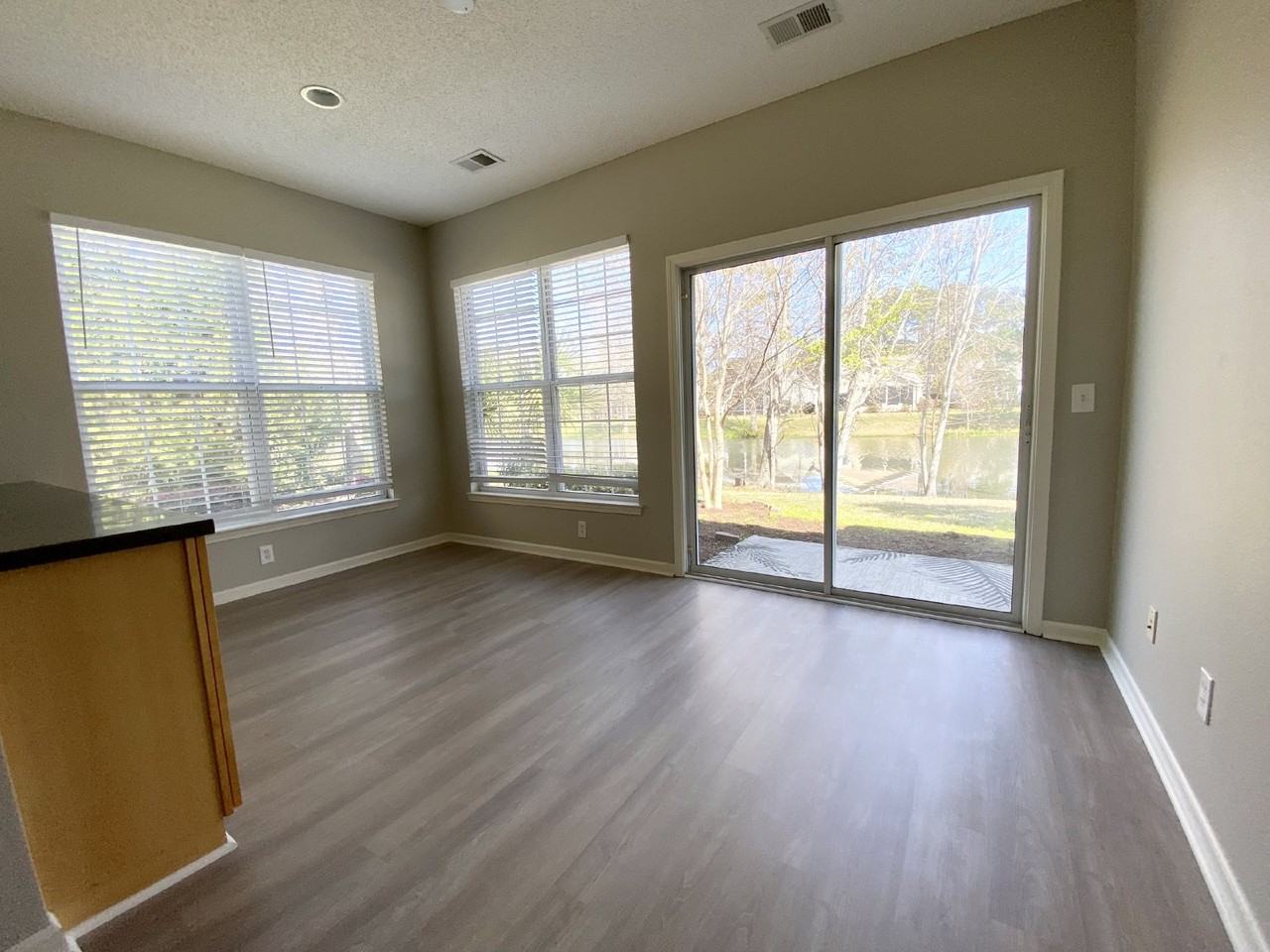 565 Colonel Thomas Heyward Rd - Photo 7 of 19