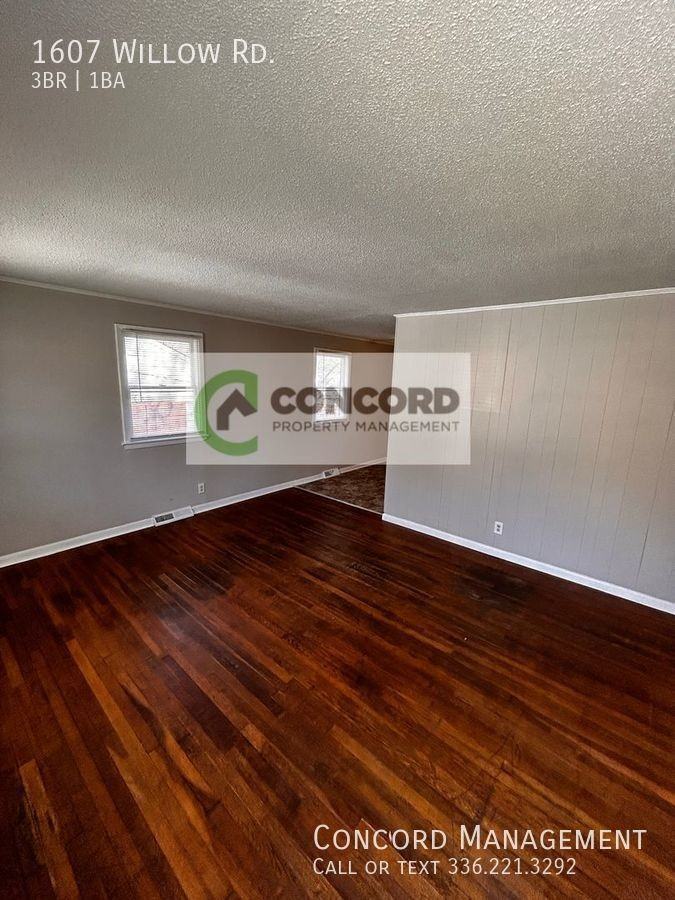 1607 Willow Rd - Photo 3 of 16