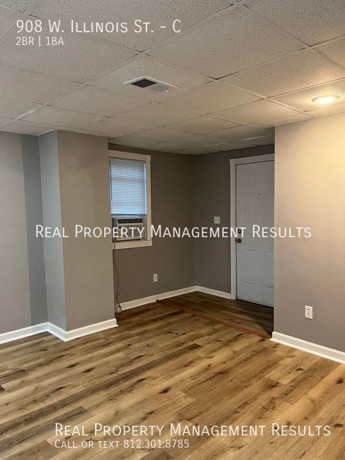 908 W Illinois St #C - Photo 2 of 12