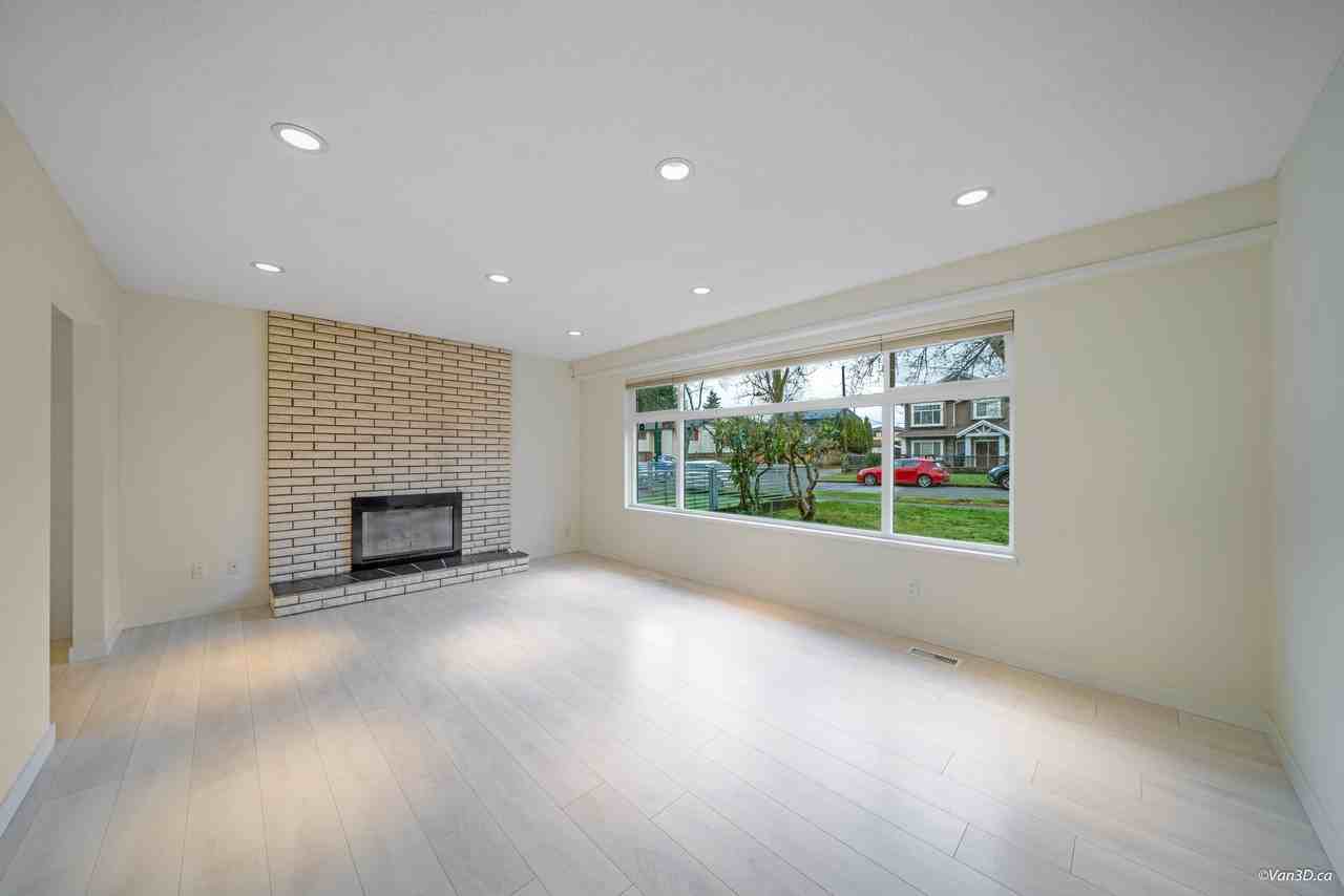 3634 East 48th Avenue - Photo 2 of 20