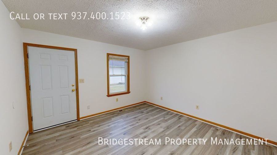 208 Woodsview Dr #B - Photo 2 of 6