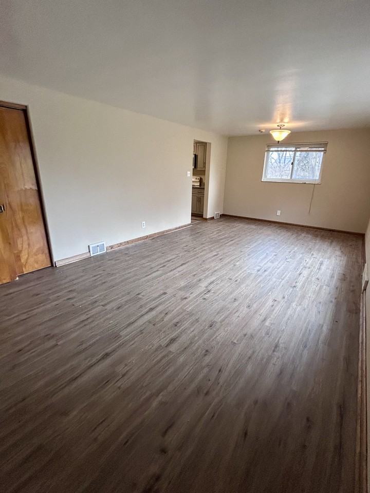 7 Carol Pl #NA - Photo 3 of 17