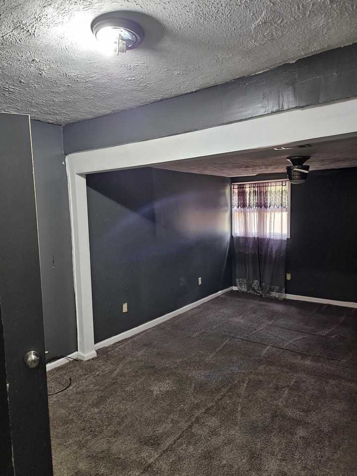 870 Crawford St #1 - Photo 4 of 6