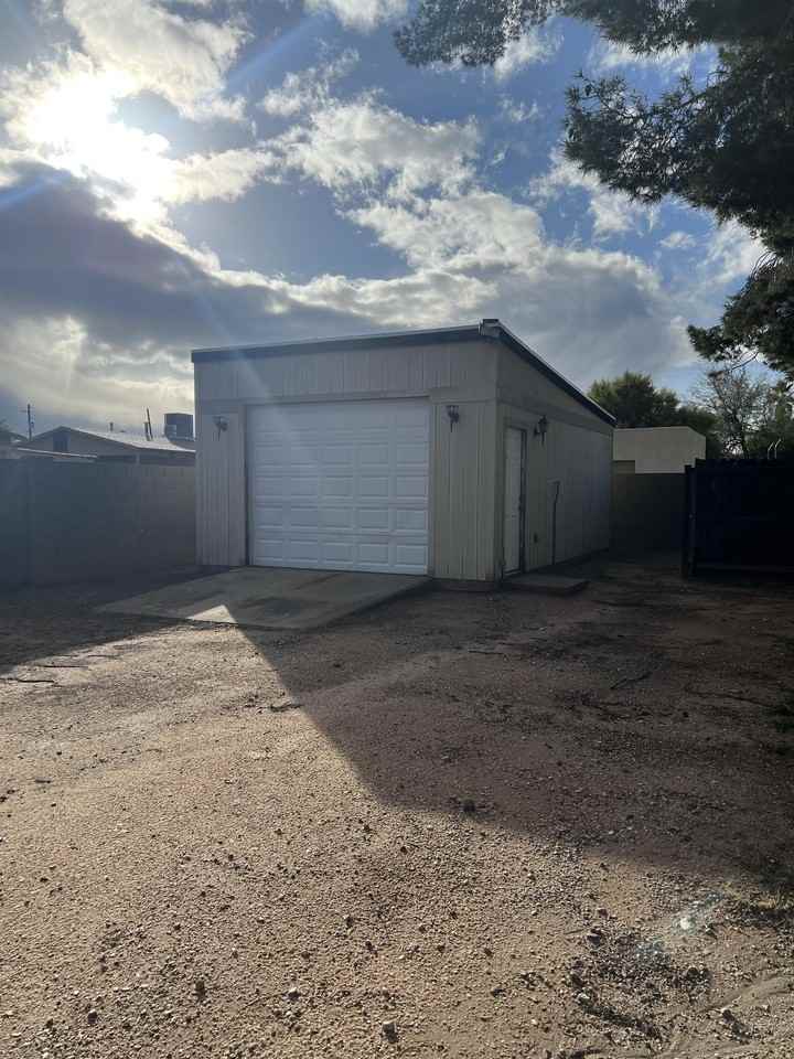 1619 // 1303 South Van Buren Avenue 3 Apartments 1303 S Van Buren