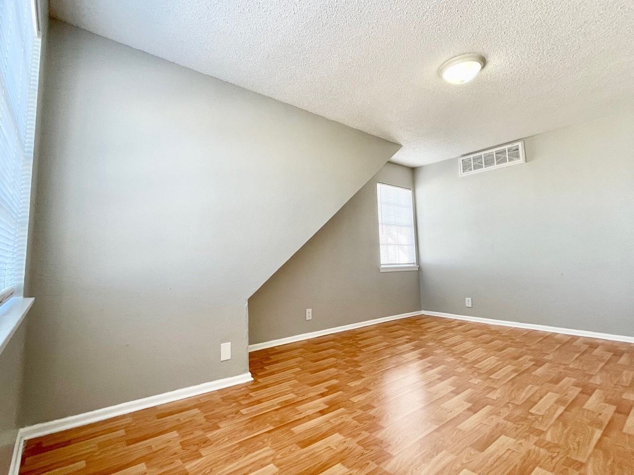 Briarwood Village Apartments 3904 Englewood Cir, Odessa, TX 79762