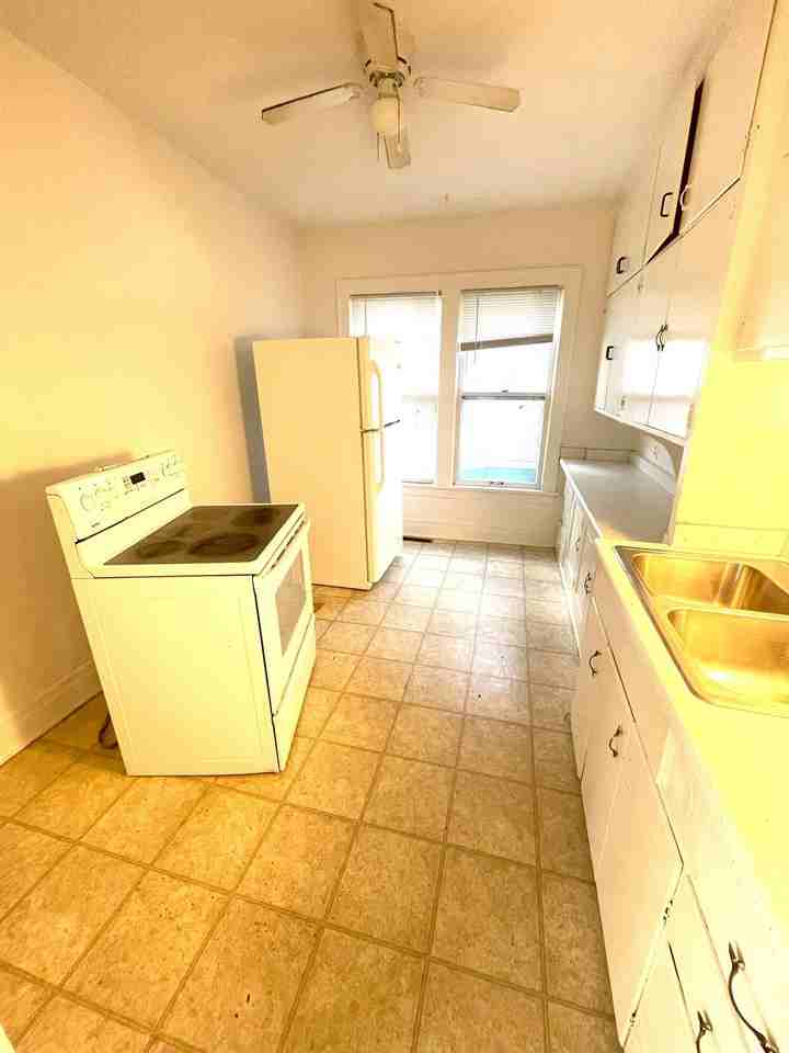 1447 College Avenue - Photo 3 of 11