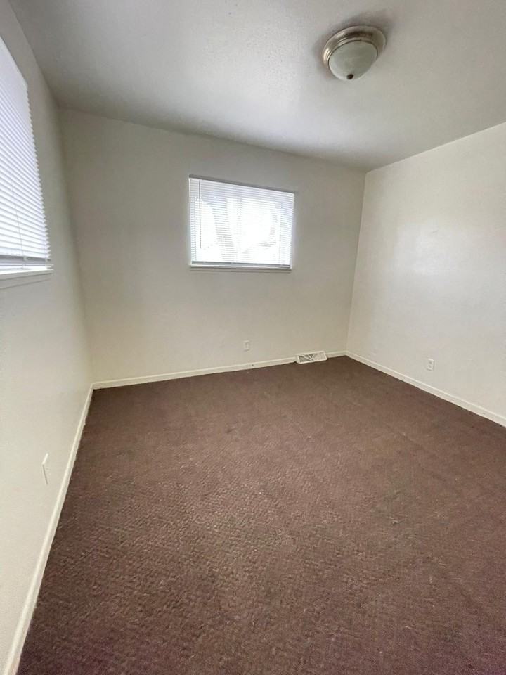 8746 W Carmen Ave #2 - Photo 7 of 8