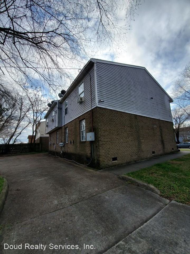 7996 Diggs Rd - Photo 3 of 14