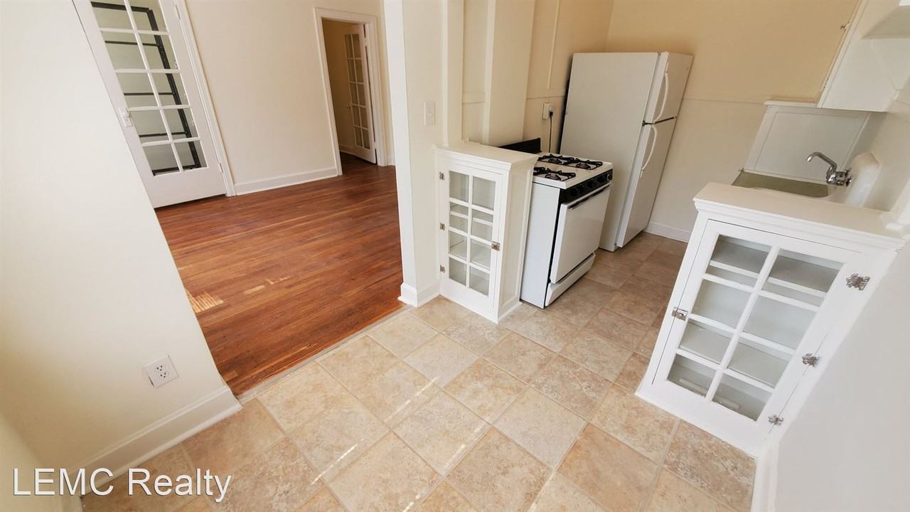 S. Polk Amarillo Apts. - Photo 2 of 4