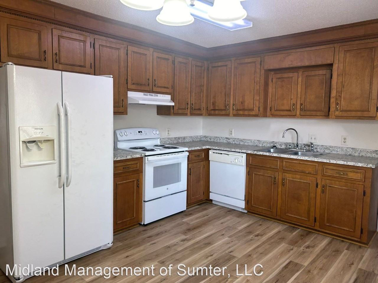 Hackberry Apartments - Photo 3 of 15