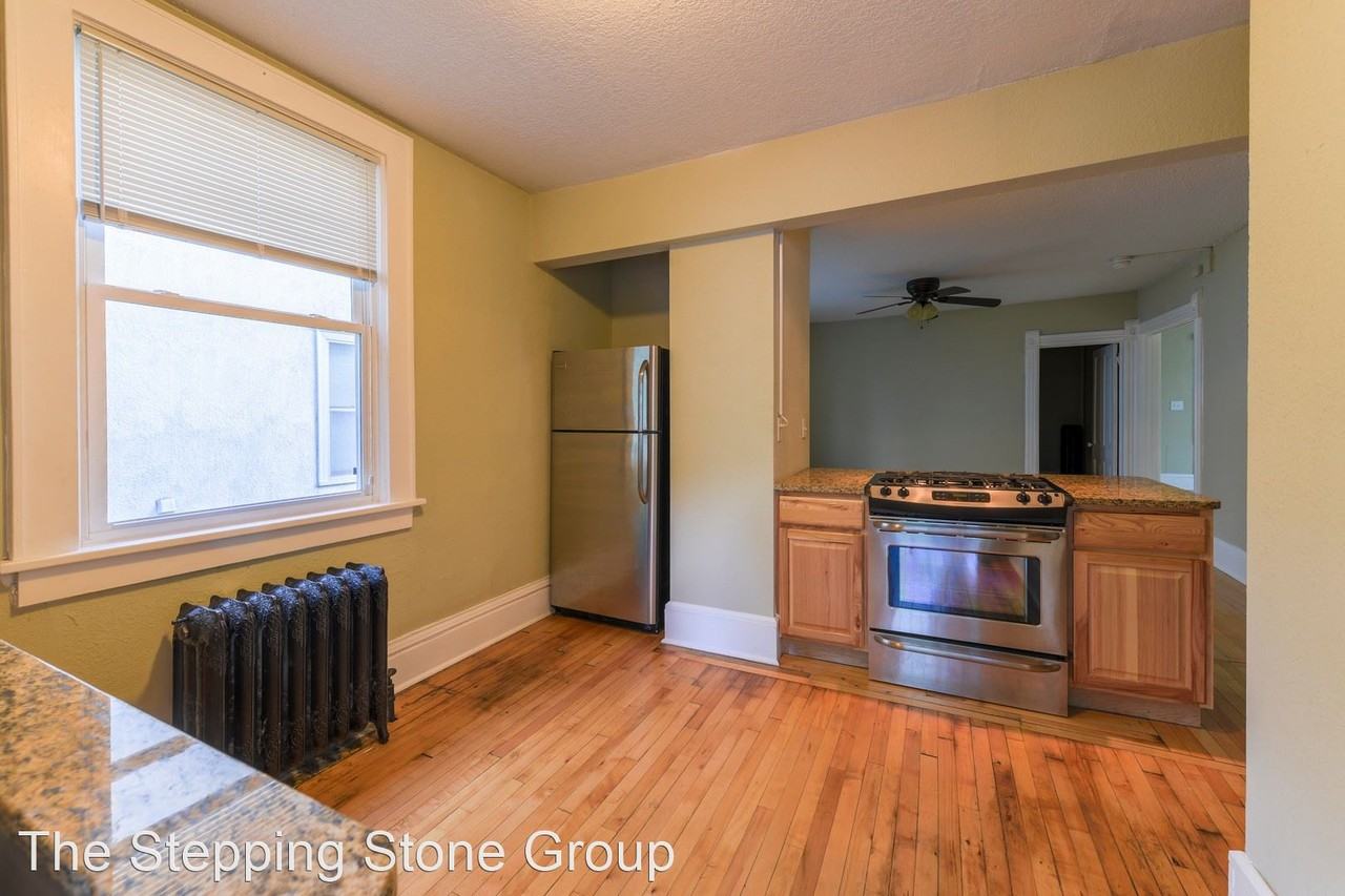 619 - 621 University Ave NE - Photo 2 of 19