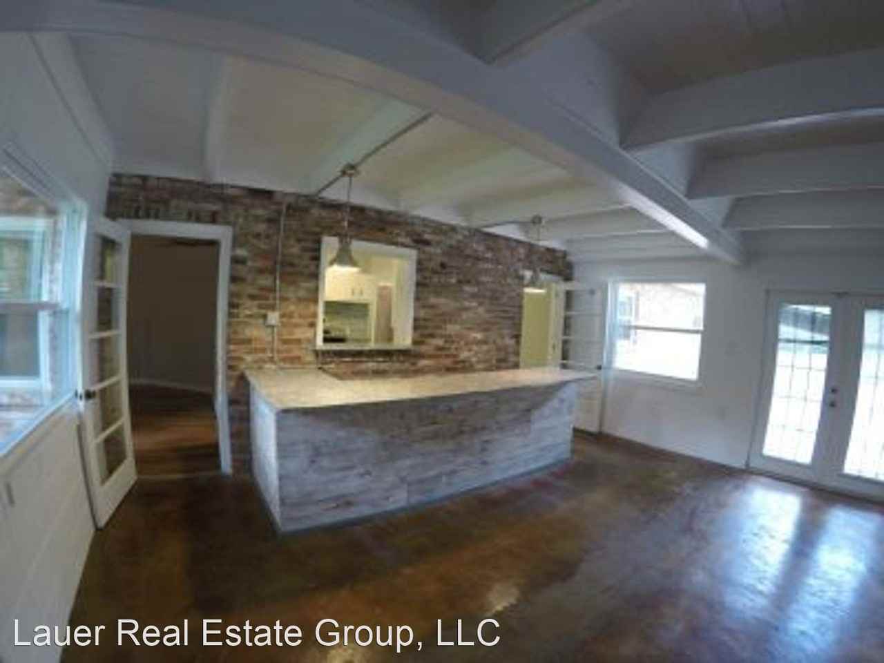 1734 Sunset Drive - Photo 2 of 10