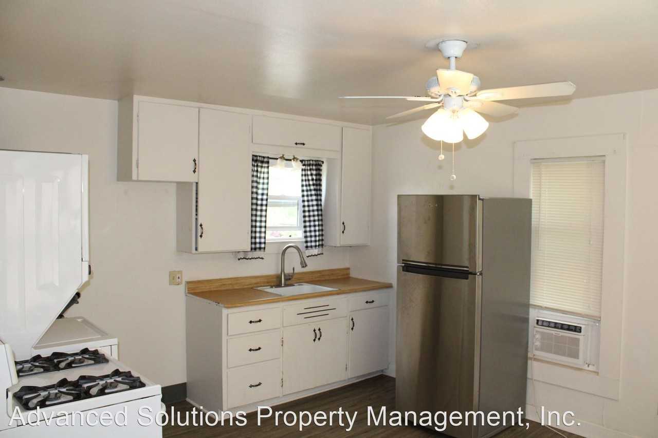 1215 Monroe St - Photo 2 of 9
