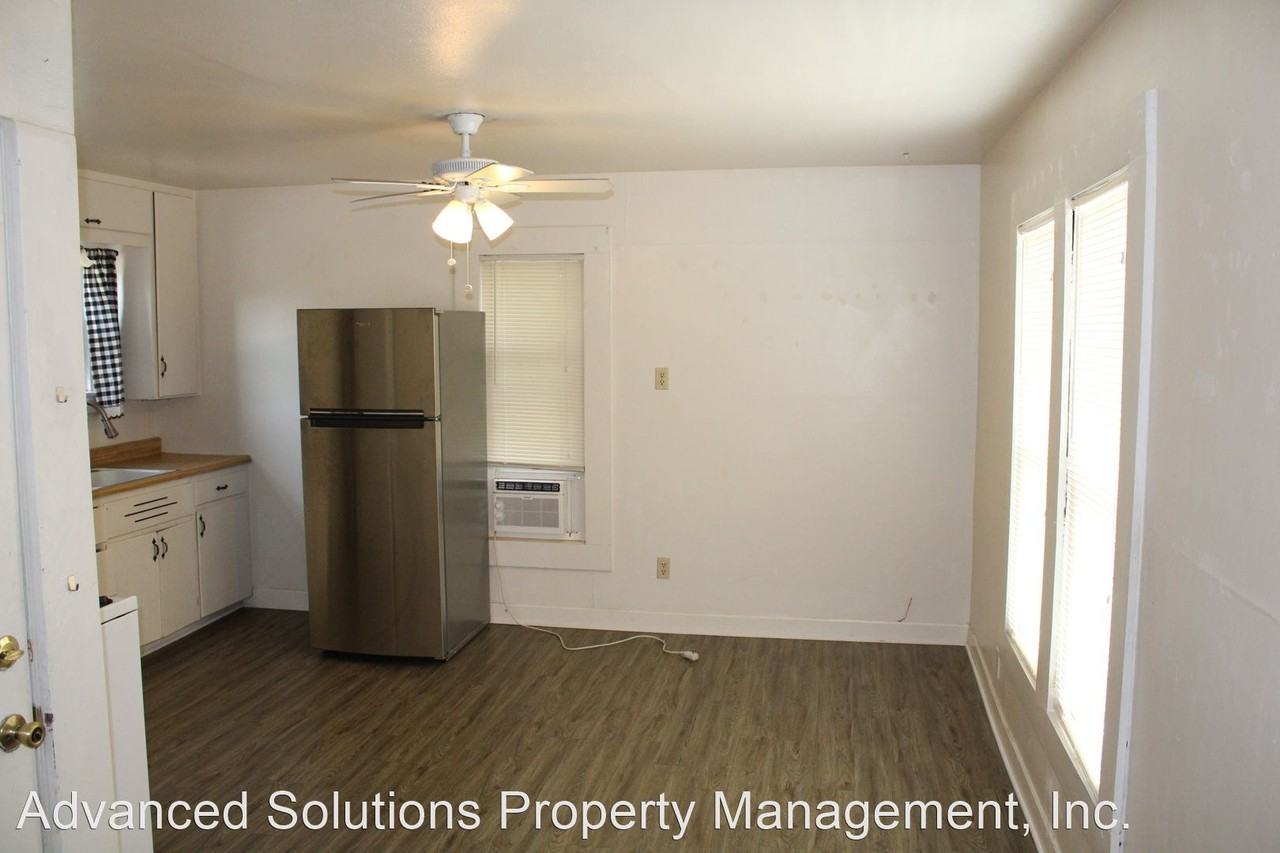 1215 Monroe St - Photo 3 of 9