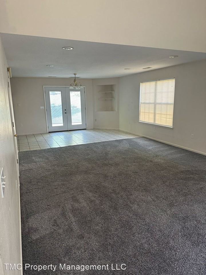 4913-4915 Kirk Hill Rd - Photo 3 of 29