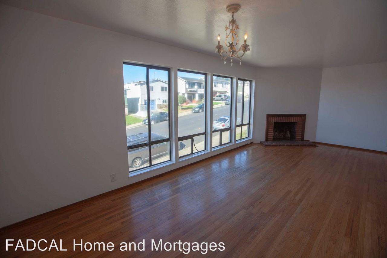 1017 Skyline Dr - Photo 3 of 18