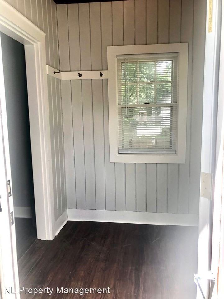 2616 N 69th St - Photo 3 of 11