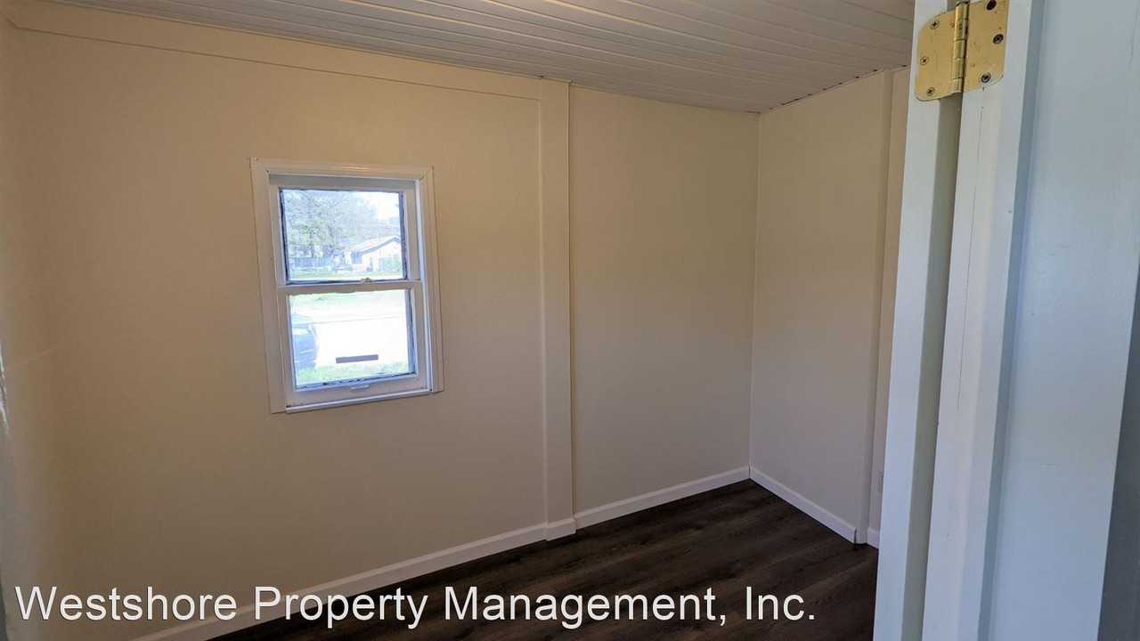 1249 Francis Ave - Photo 3 of 7