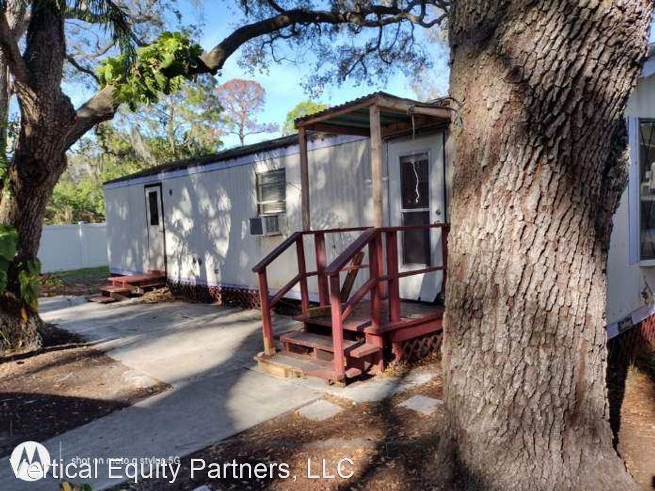 1045 Hickory Lane - Photo 2 of 11