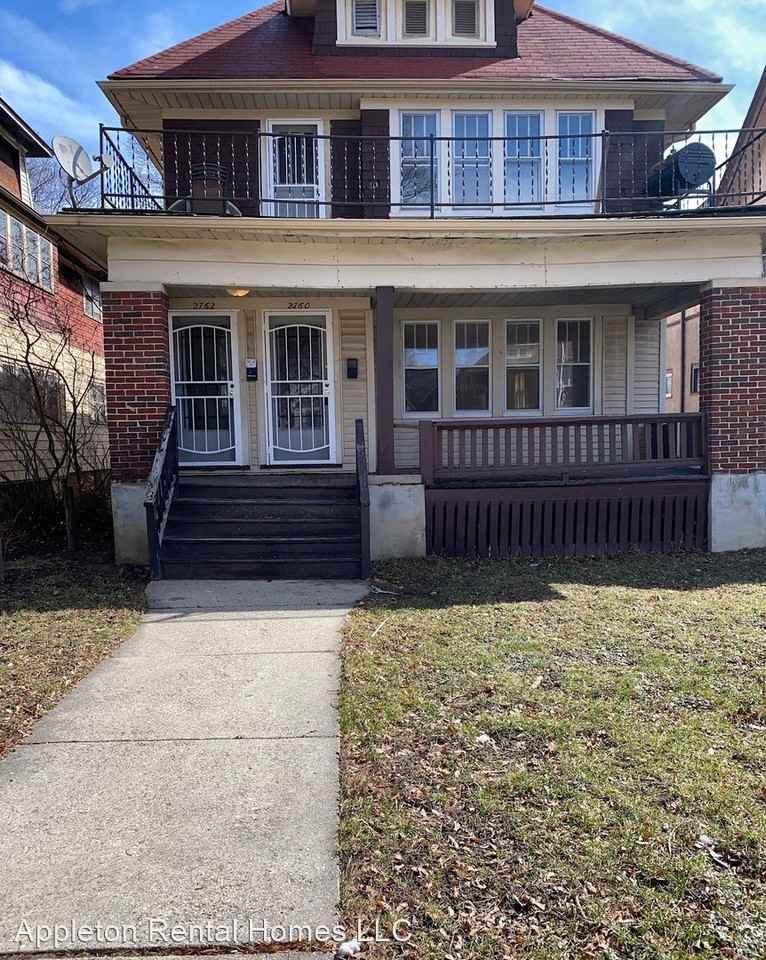 2760 N 47th St, Milwaukee, WI 53210 3 Bedroom Apartment for 999/month