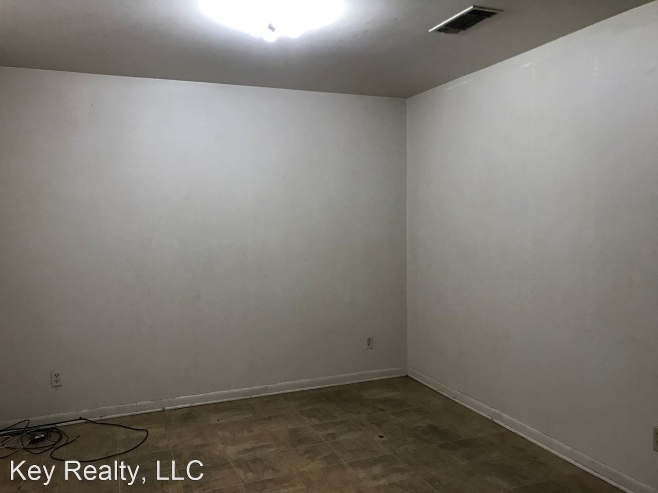 2313 Huffman St - Photo 2 of 4