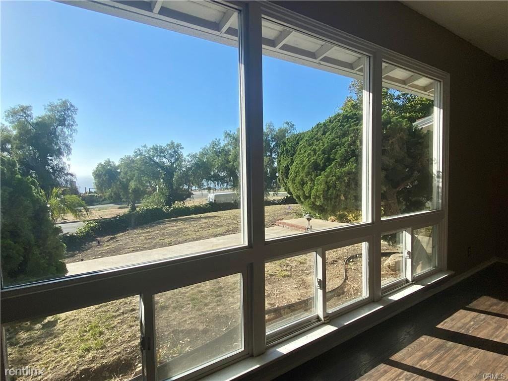 1312 Palos Verdes Dr W - Photo 3 of 20