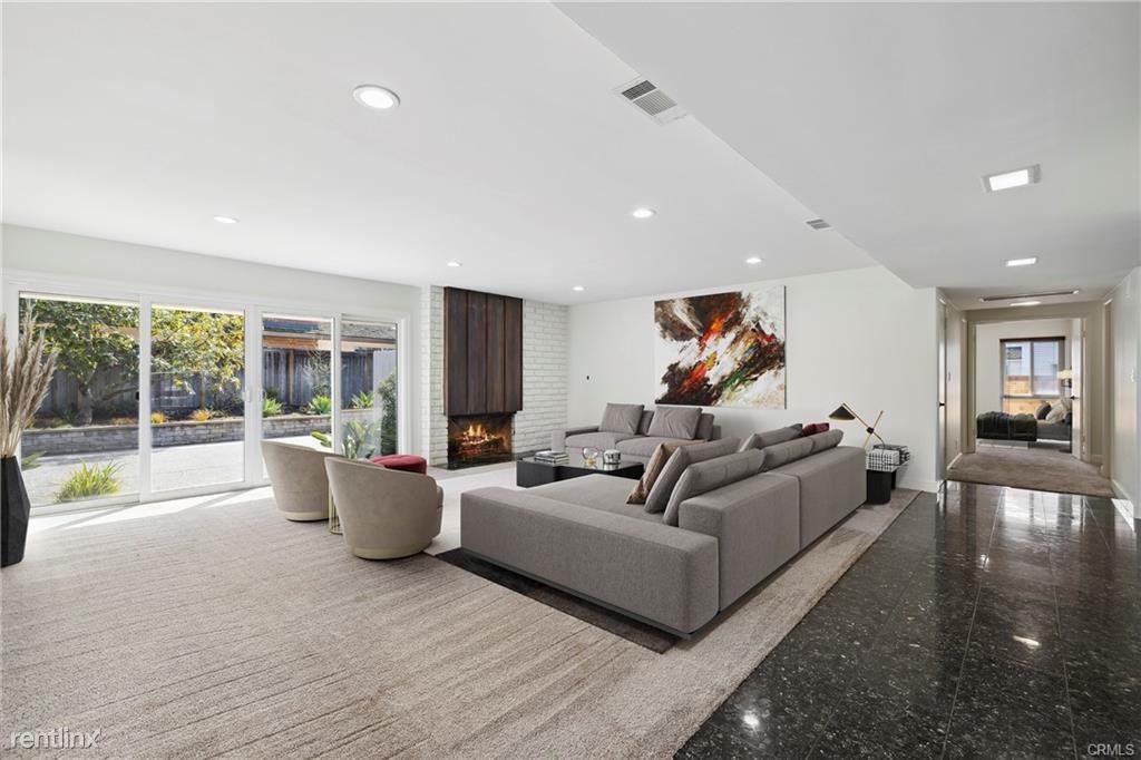 1800 Tradewinds Ln - Photo 2 of 32