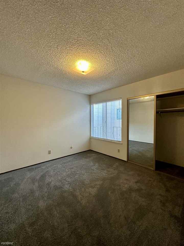 228 N Willard St - Photo 3 of 7