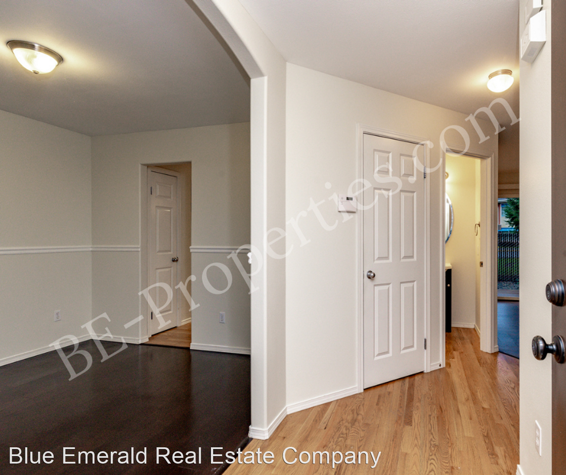 12701 166th Street Ct E - Photo 3 of 36