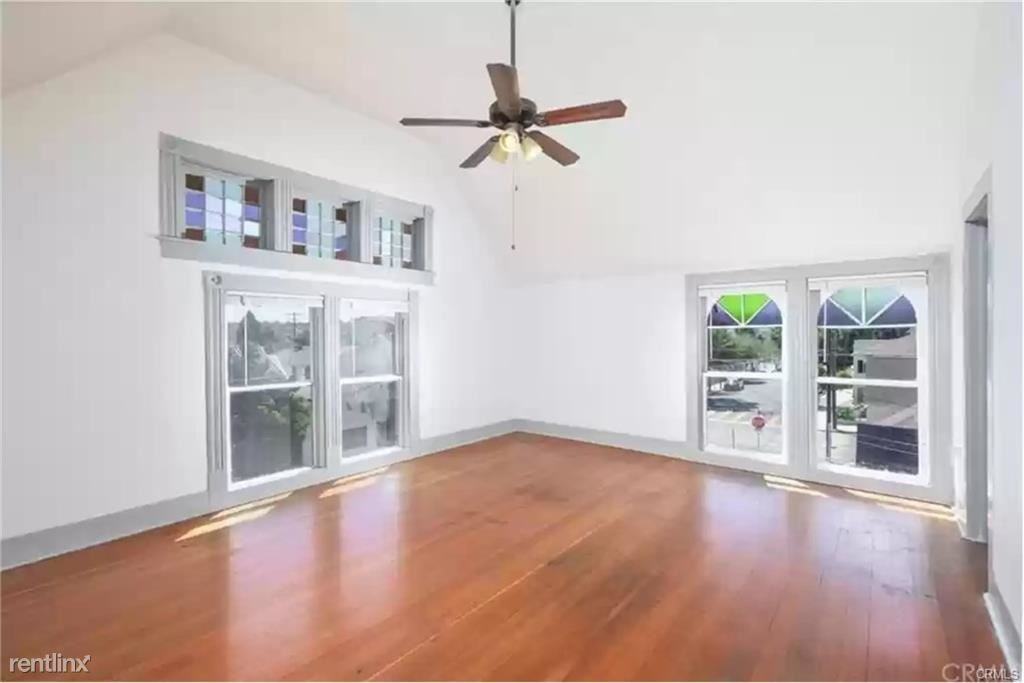 384 W 15th St - Photo 2 of 11