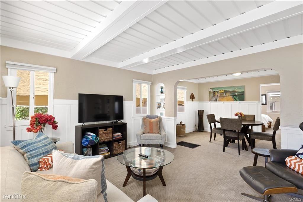 63 9th St - Photo 3 of 26