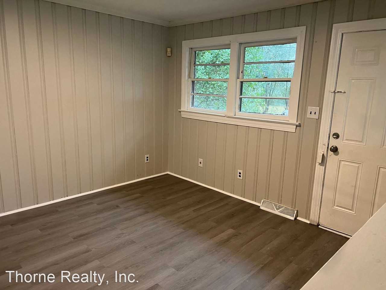 1328 S Franklin St - Photo 3 of 8