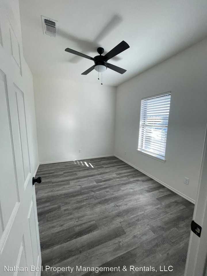 260 & 262 Chisholm Trail - Photo 2 of 14