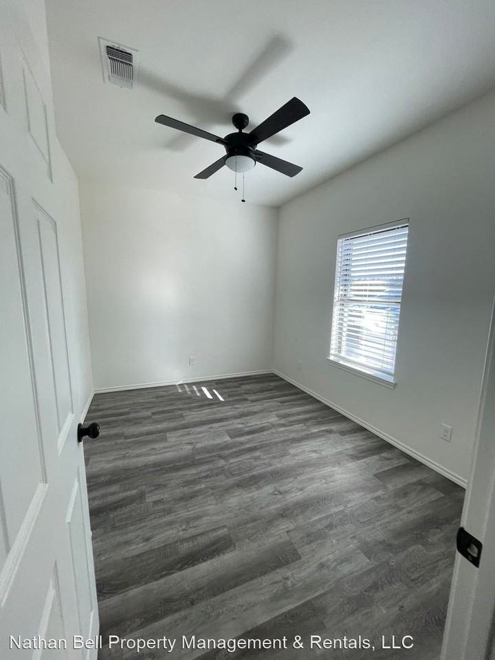 265 & 267 Chisholm Trail - Photo 2 of 13