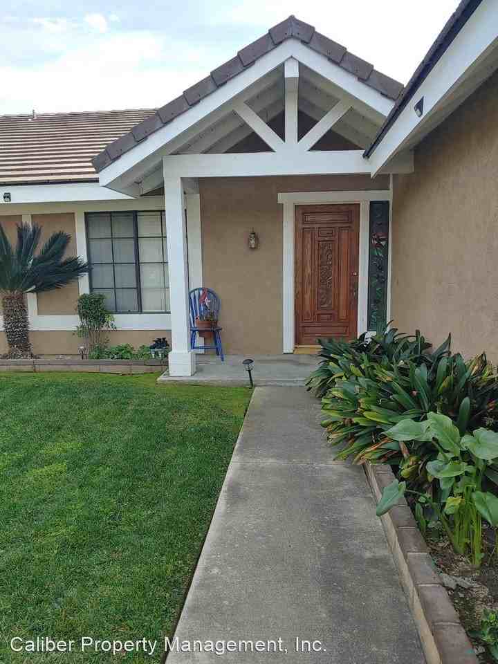 5923 Burgundy Ave - Photo 2 of 28