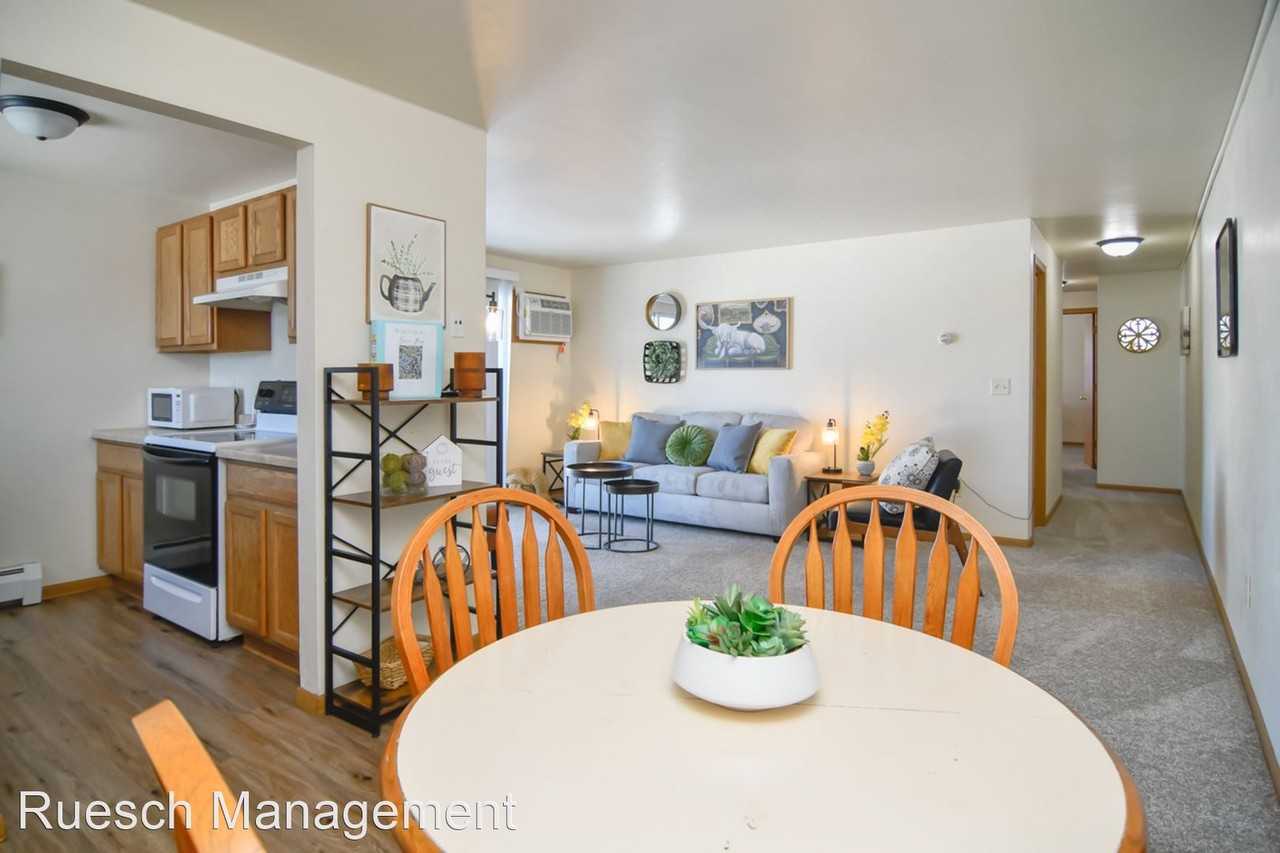 1611 Harold St. - Photo 3 of 44