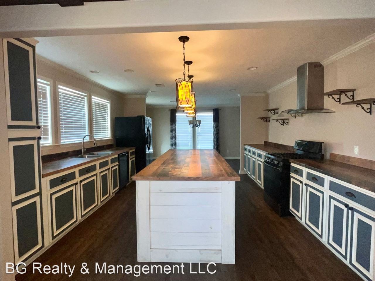 9416 Poirrier Rd - Photo 3 of 12