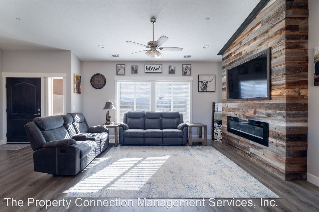 23696 Cahuilla Rd - Photo 2 of 12